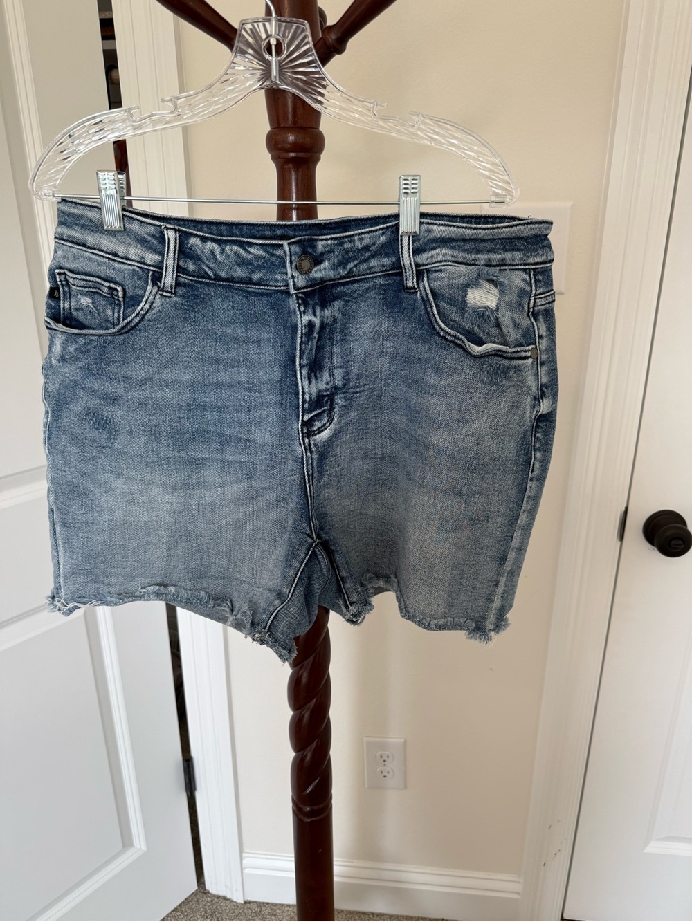 Judy Blue medium wash blue denim shorts